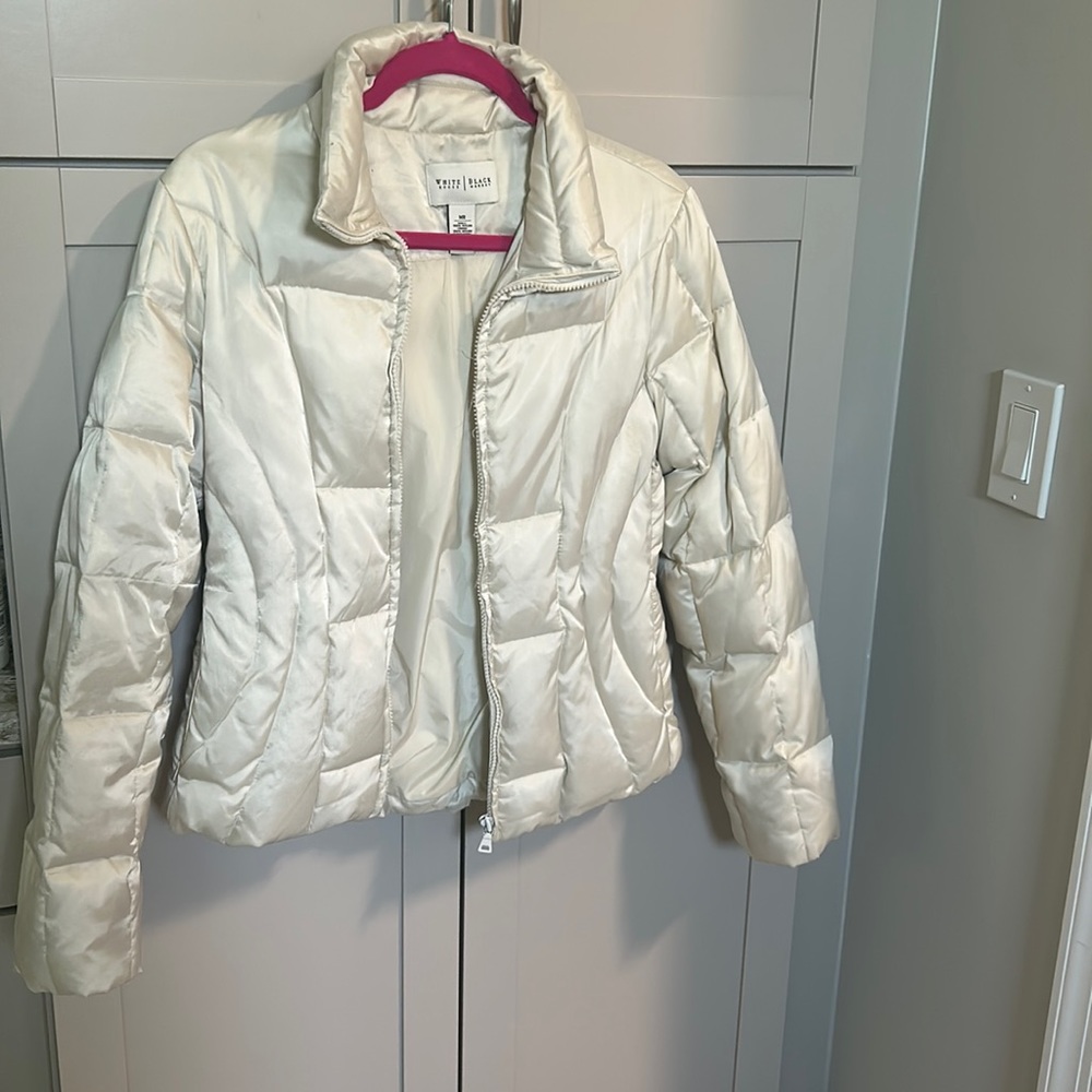 White House Black Market White Puffer Jacket Gem